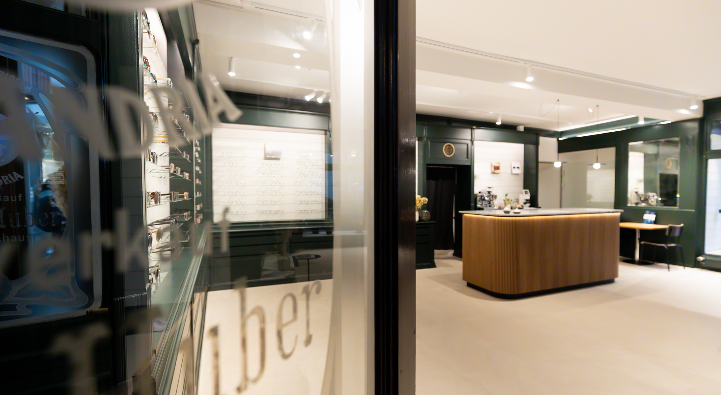 Blaufilterbrille von EINSTOFFEN im Brand Store St. Gallen